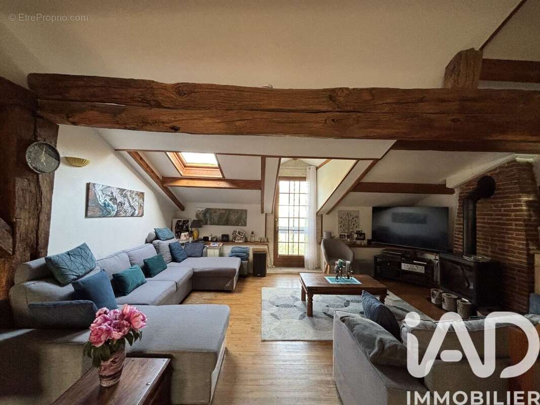 Maison 278 m² à Biras  - photo 6