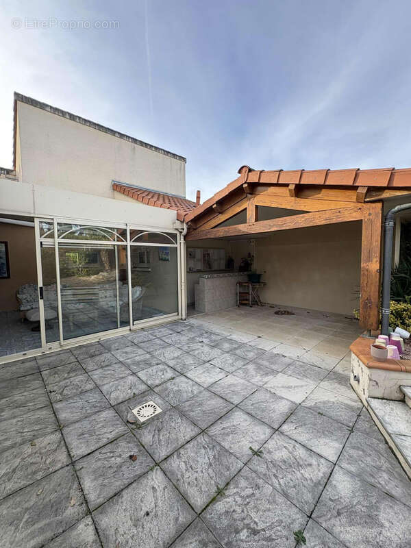 Maison à MOZAC