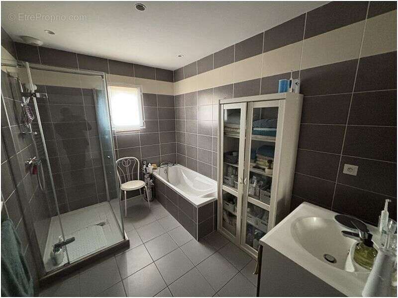 CASTELNAU D' ESTRETEFONDS Maison 4 pièces de plain pied 109M² garage - photo 6