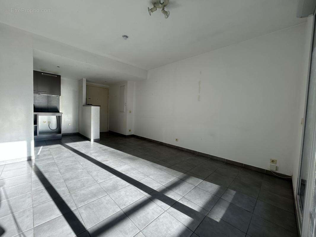 Appartement à MARSEILLE-2E