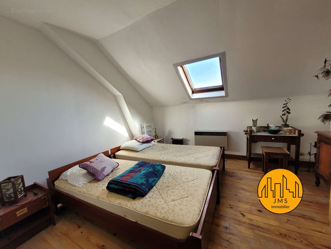 Maison à NOYANT-D&#039;ALLIER