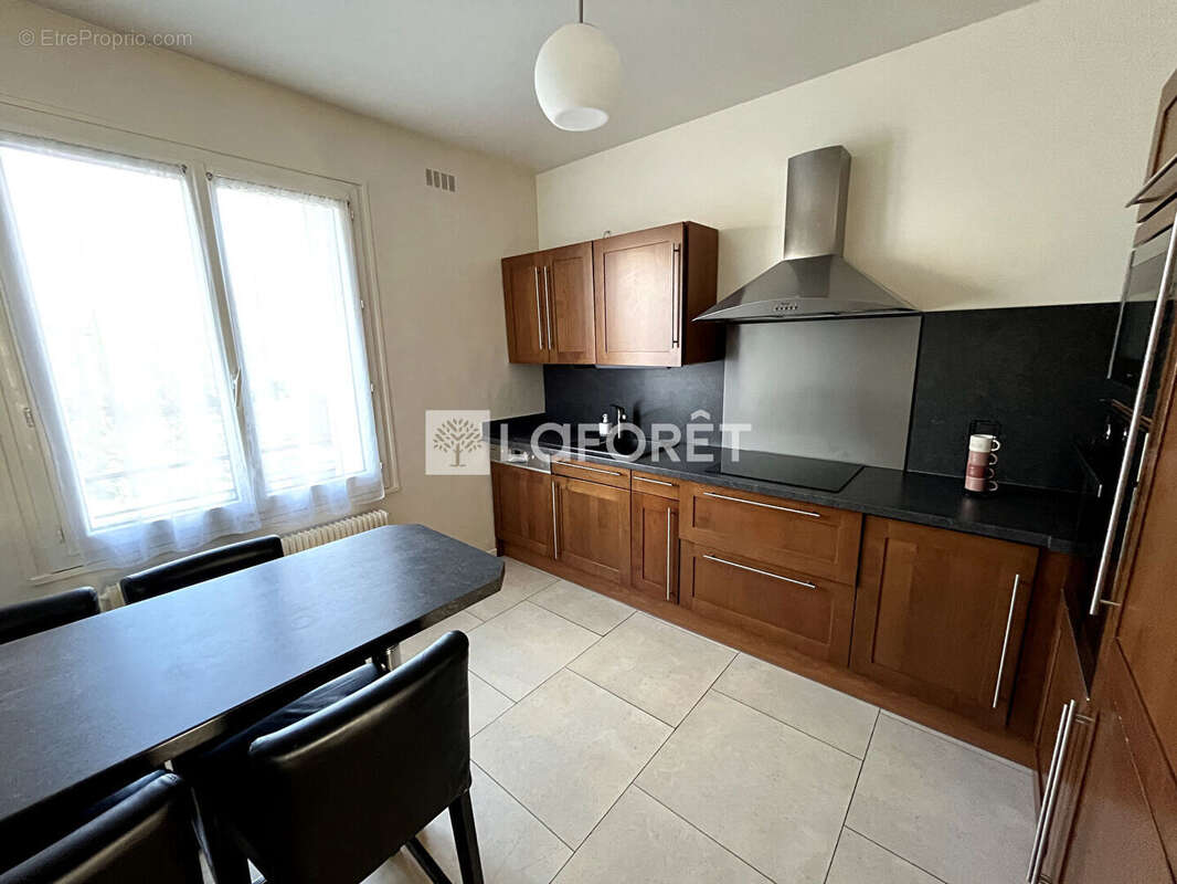 Appartement à LES MUREAUX