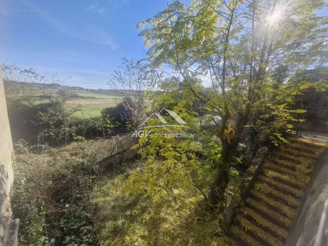 Maison à SAINT-HILAIRE-DE-BRETHMAS