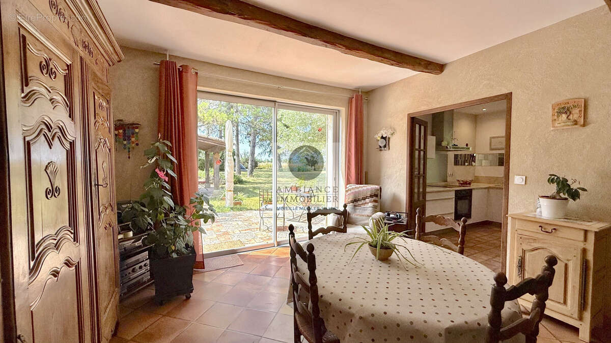 Maison à ETOILE-SUR-RHONE