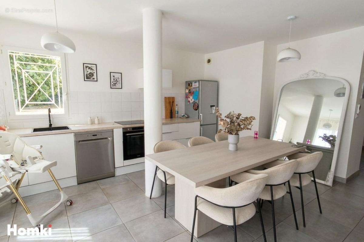 Propriété familiale T11 de 306.89 m² - photo 8
