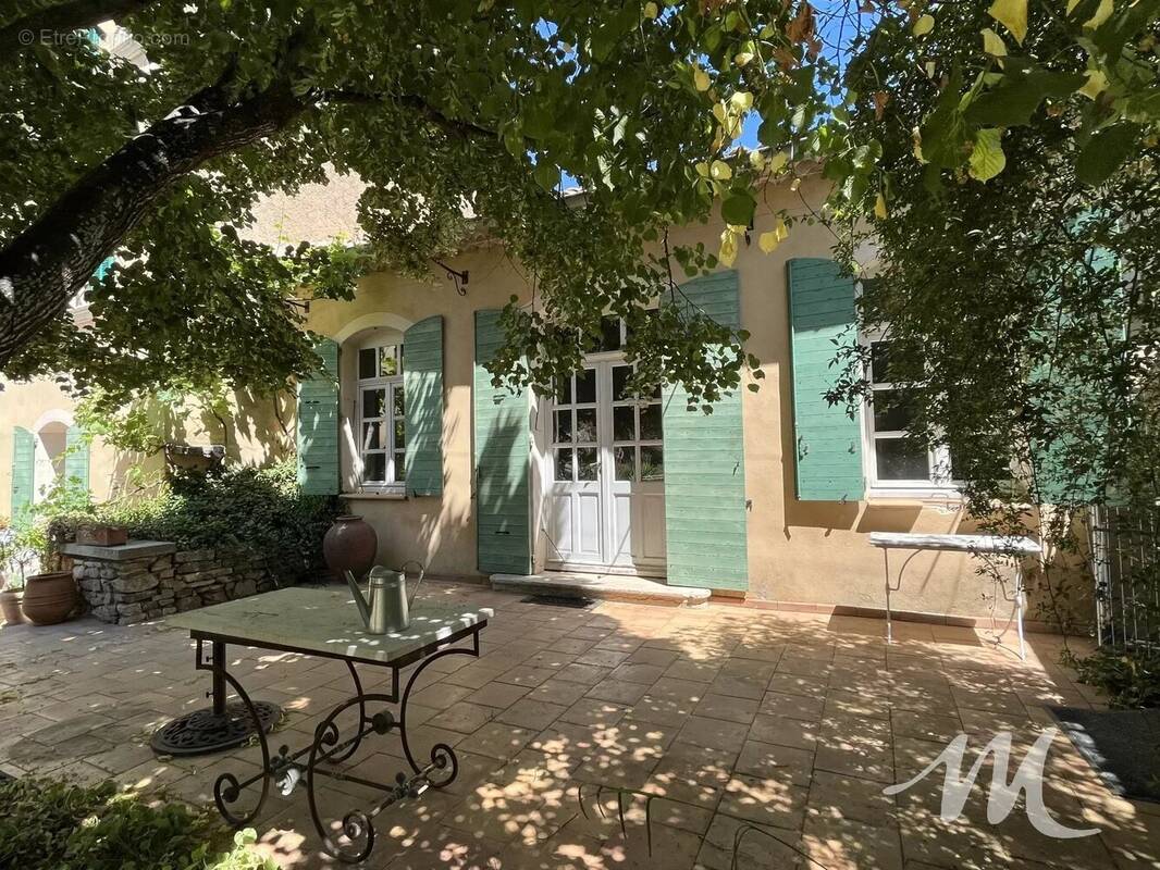 Maison à SAINT-MAXIMIN-LA-SAINTE-BAUME