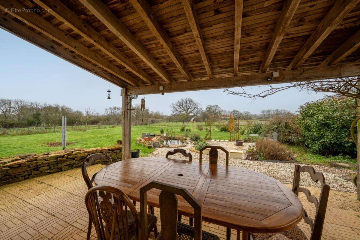 Maison à VILLEFAGNAN