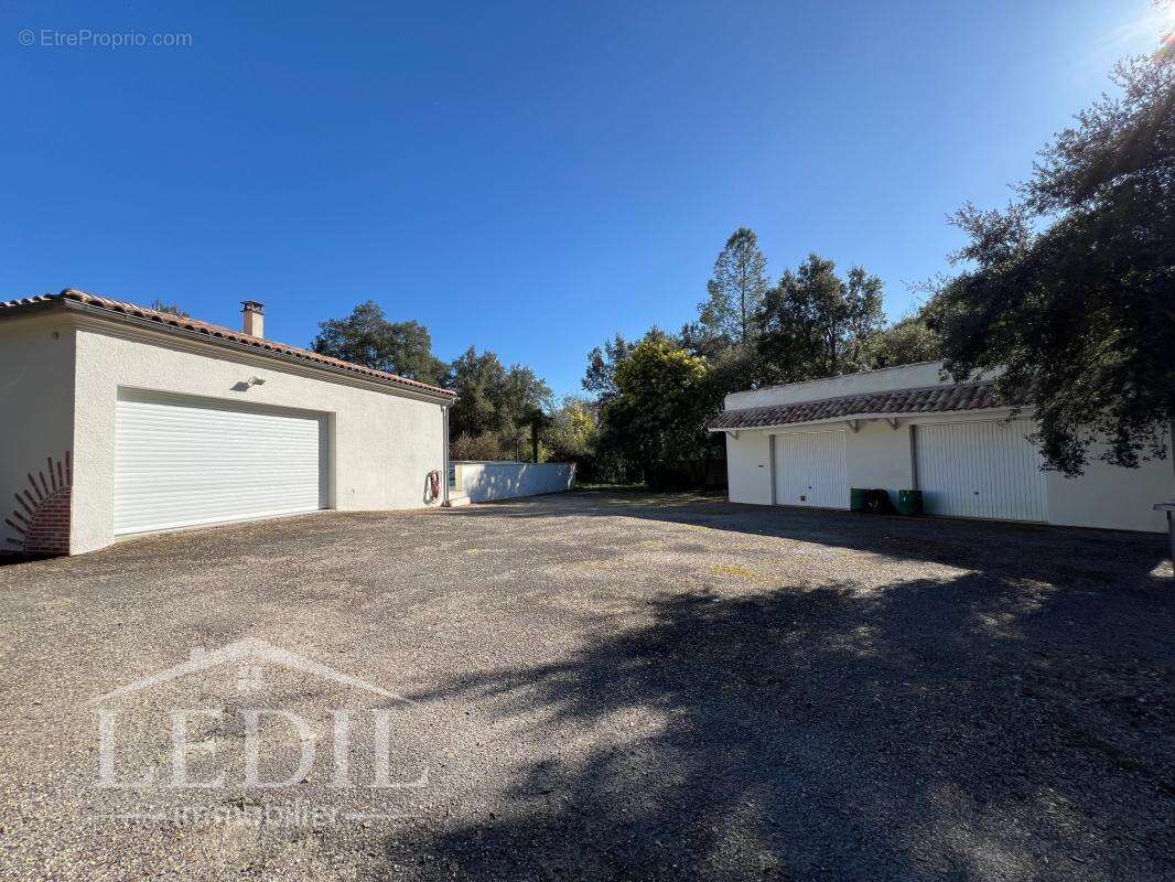 Maison à FOURQUES-SUR-GARONNE
