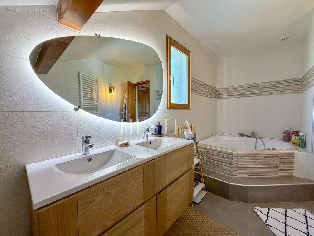 Maison à SAINT-MARTIN-BELLEVUE