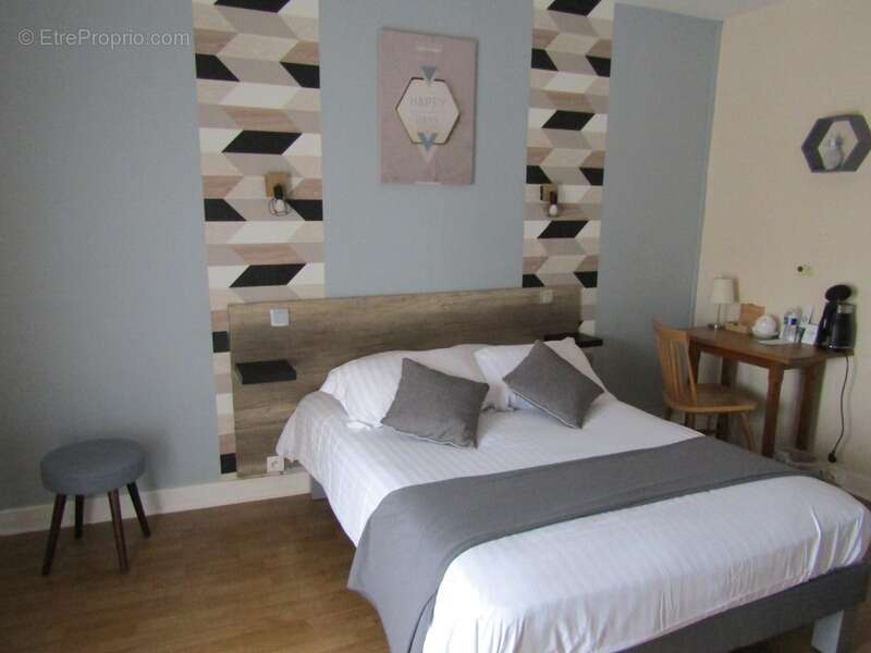 Commerce à LE BUGUE