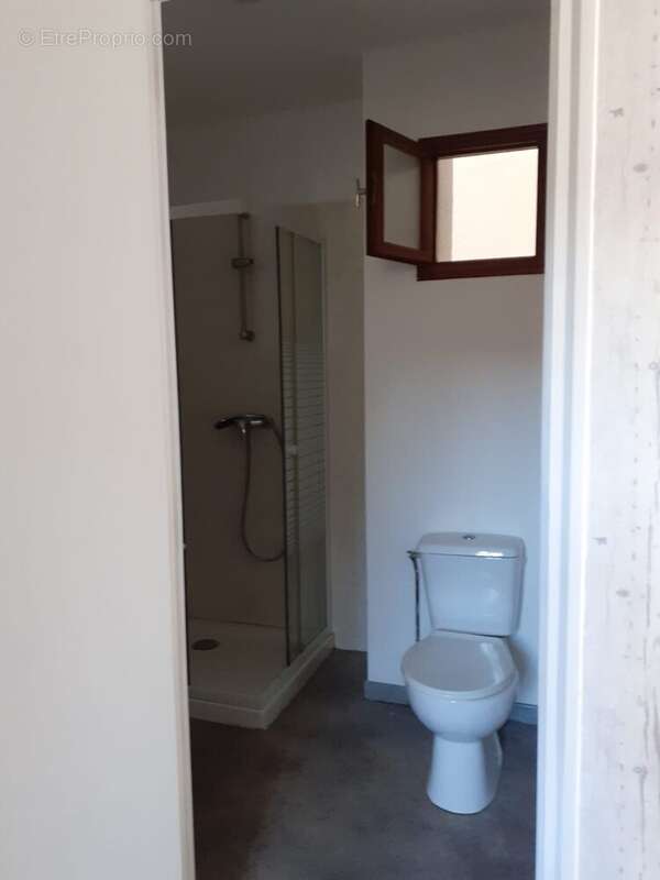 Commerce à SEREILHAC