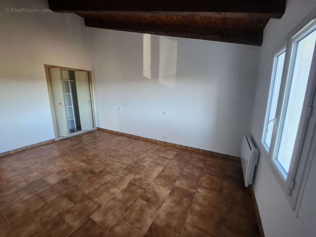 Maison à MONTAREN-ET-SAINT-MEDIERS