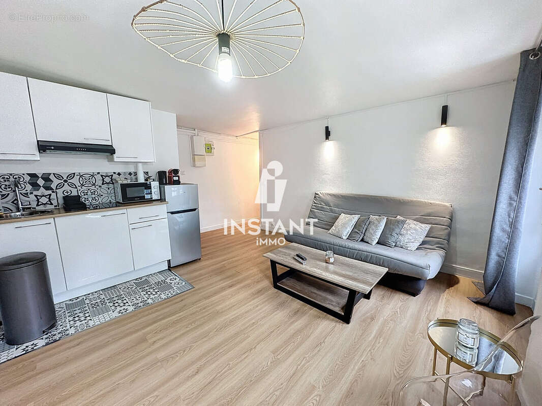 Appartement à PARIS-14E