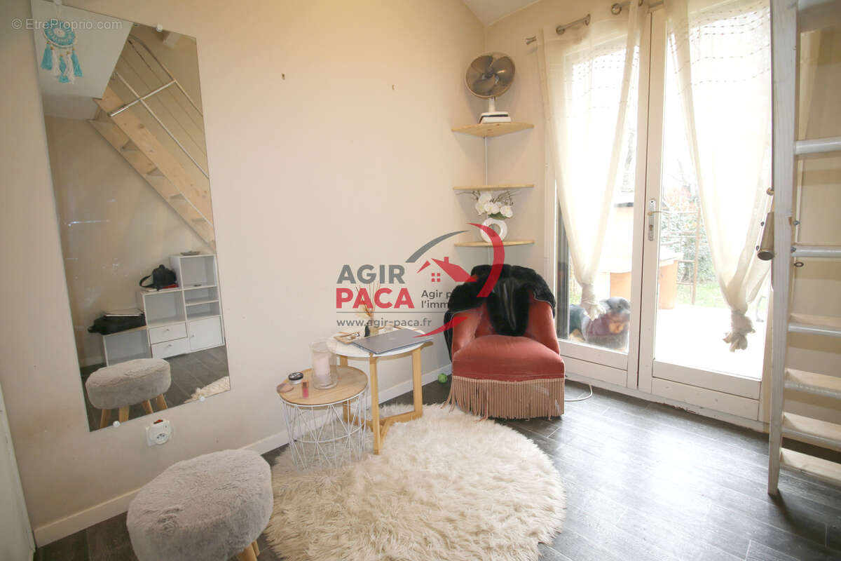 Maison à TOURRETTES