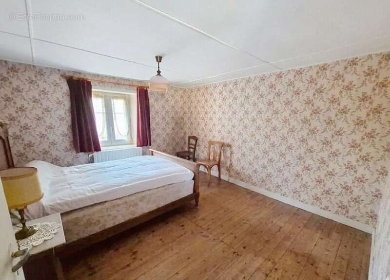 Maison à vendre corps de ferme +longère de 333 m2 au total avec vie de plain pied possible, parcelle de 1110m2, entre Rostrenen  - photo 7