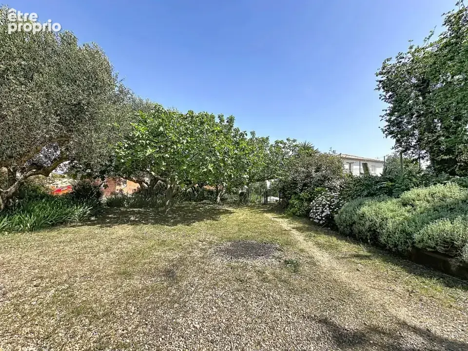 Terrain 443 m² à Roquebrune-Sur-Argens  - photo 2