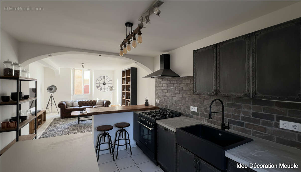 Appartement à VARAGES