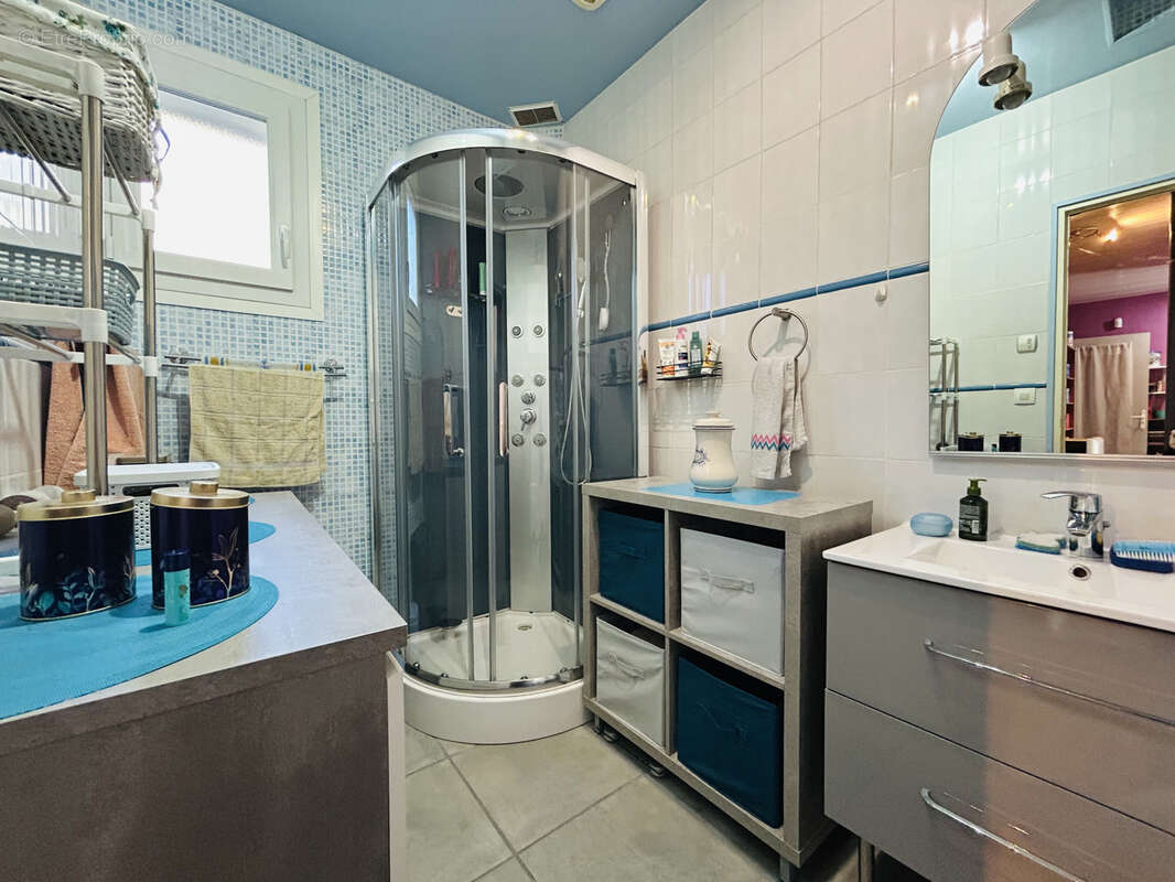 Maison à SAINT-LAURENT-DE-CERDANS