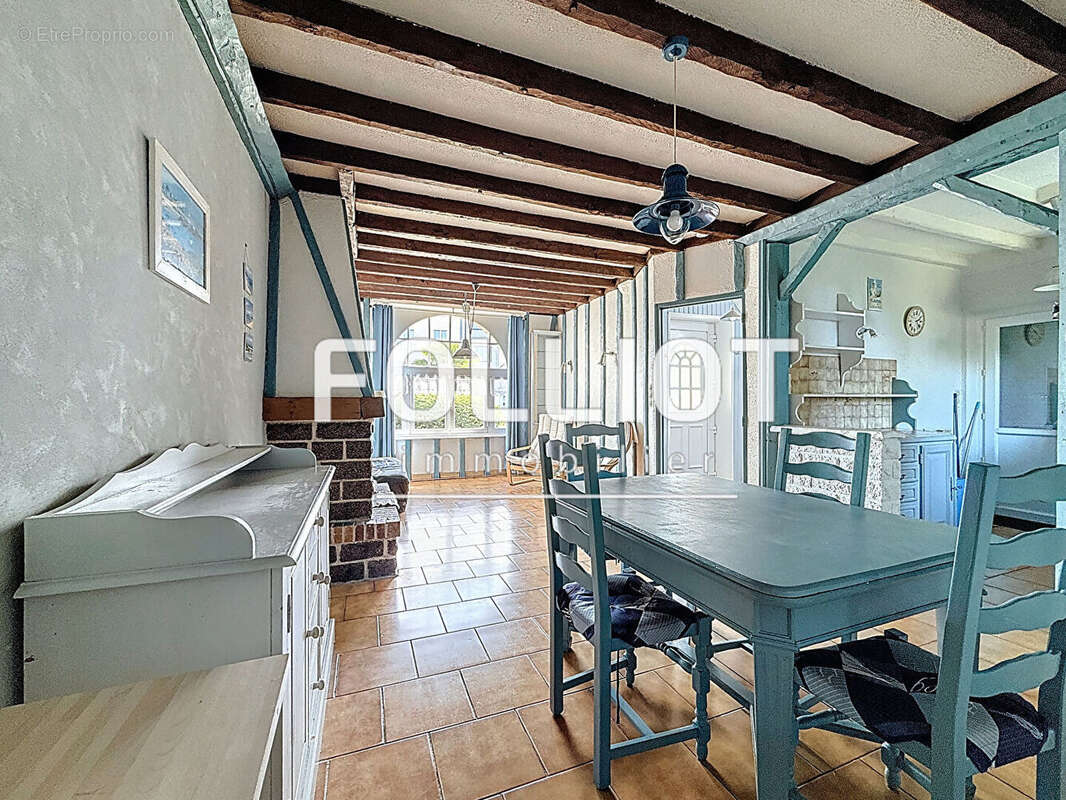 Maison à DONVILLE-LES-BAINS