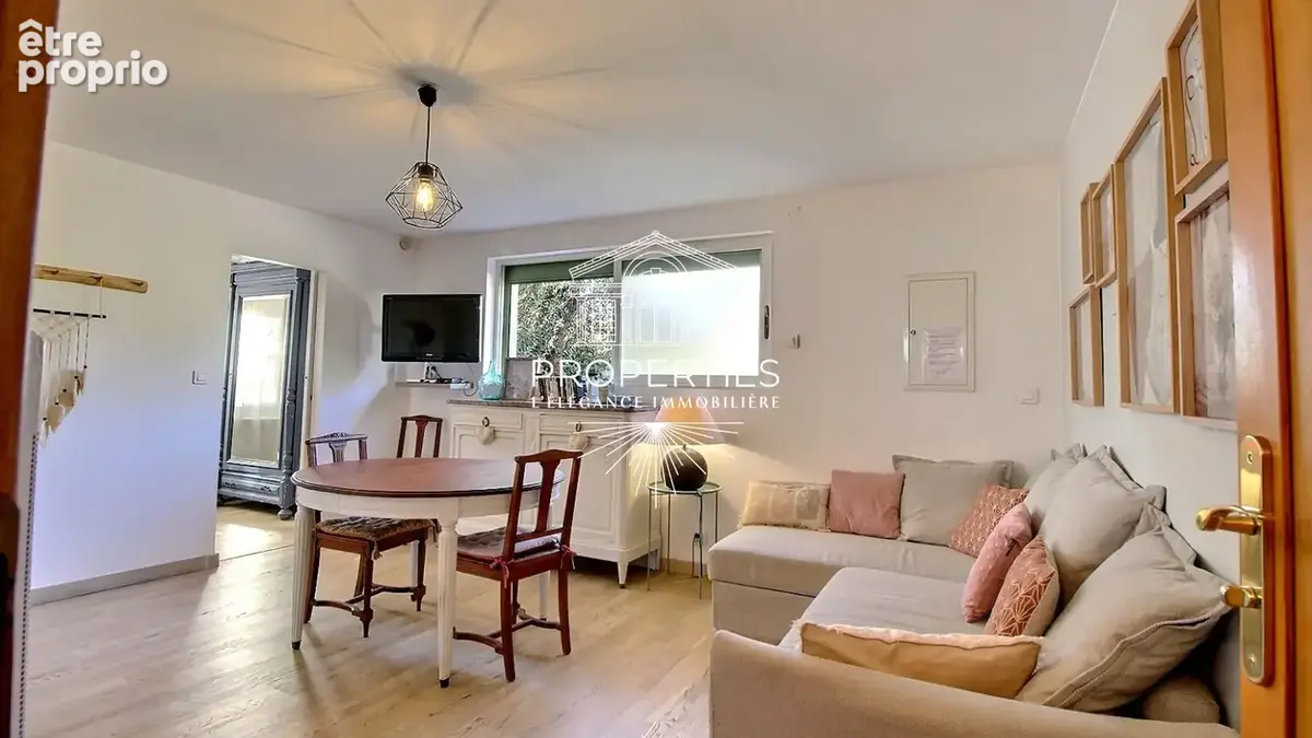 Appartement à BORMES-LES-MIMOSAS