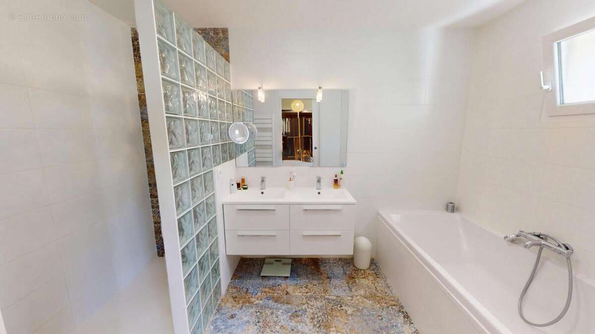 Maison à COURNONTERRAL