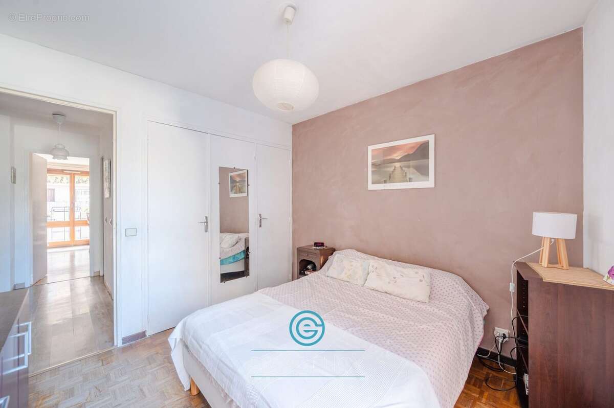Appartement à MARSEILLE-4E