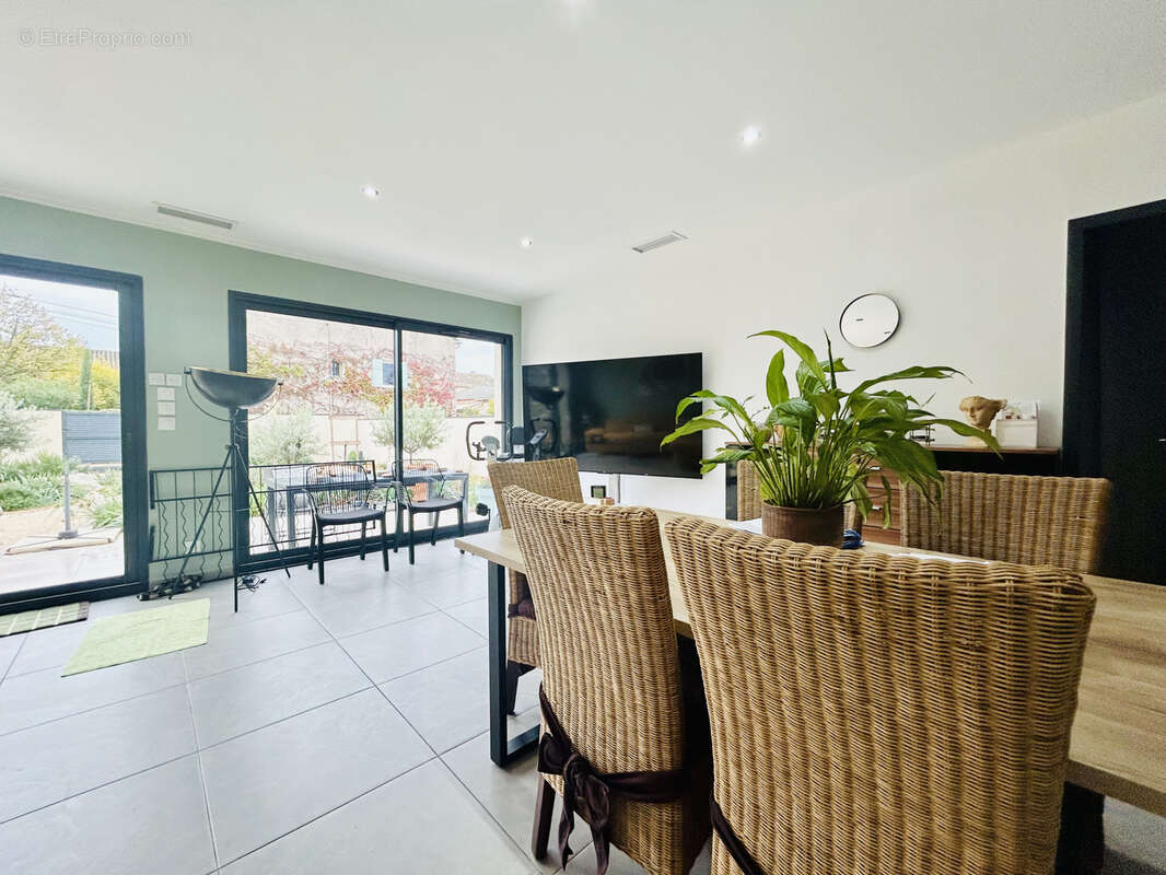 Maison à MORIERES-LES-AVIGNON