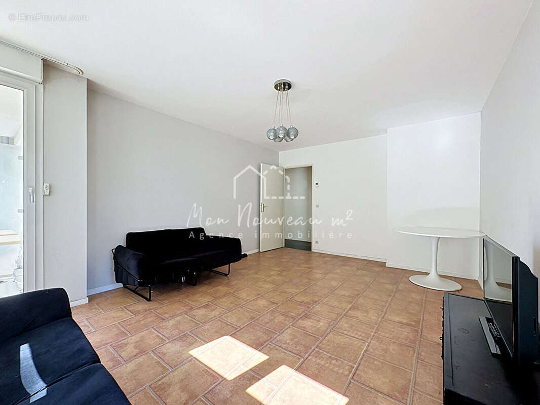 Appartement 4 pièces 74 m2 au coeur du centre ville de NOISY LE GRAND - photo 2