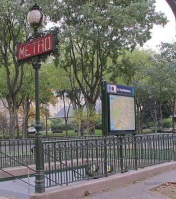 Commerce à PARIS-7E