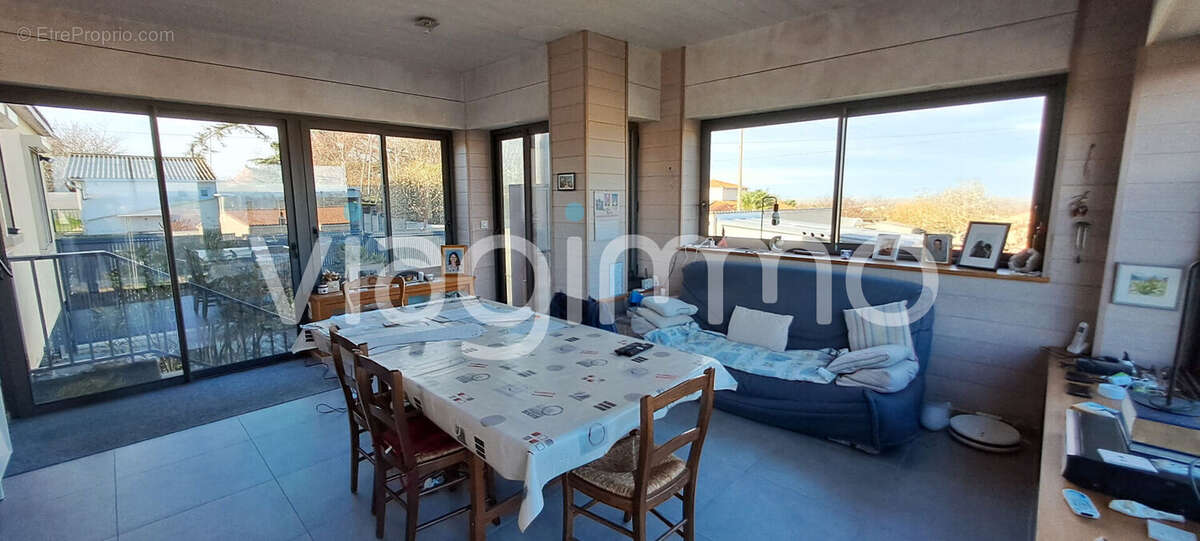 MAUGES-SUR-LOIRE  Maison rénovée 192 m² - photo 5