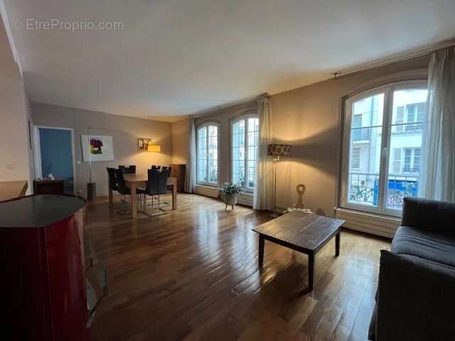 Appartement à MONTROUGE