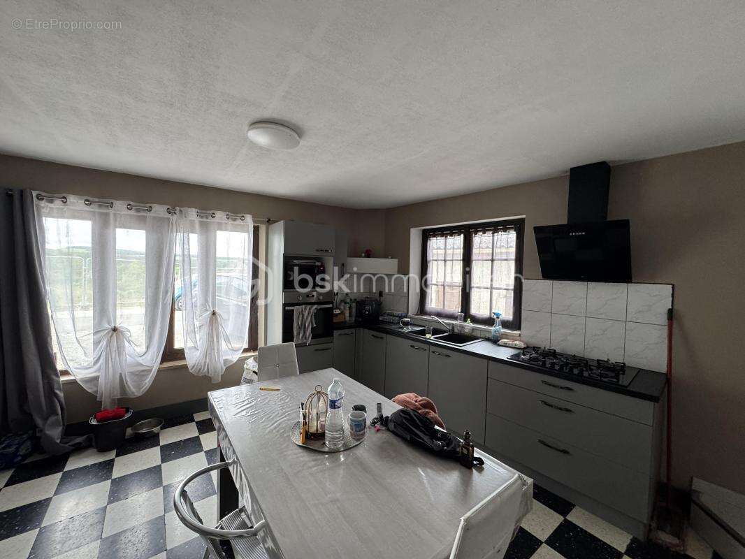 Maison familiale 106 m² – 4 chambres – Jardin 763 m² – Dépendances – Loches-sur-Ource - photo 3