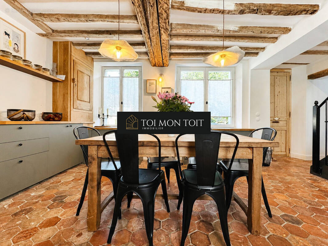 Maison à VER-SUR-LAUNETTE