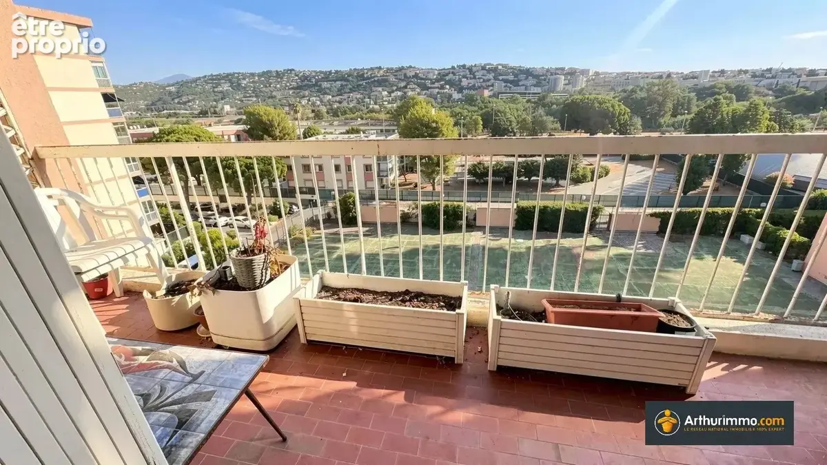 Appartement à SAINT-LAURENT-DU-VAR