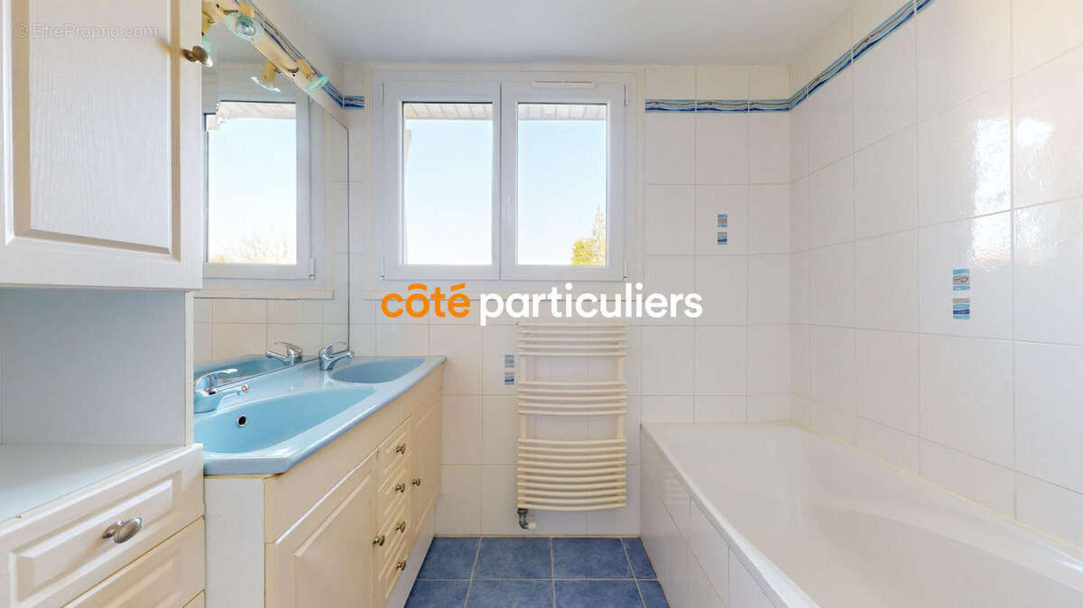 Maison à SAINT-REMY-LES-CHEVREUSE