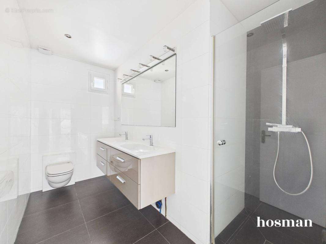 Appartement à LES LILAS