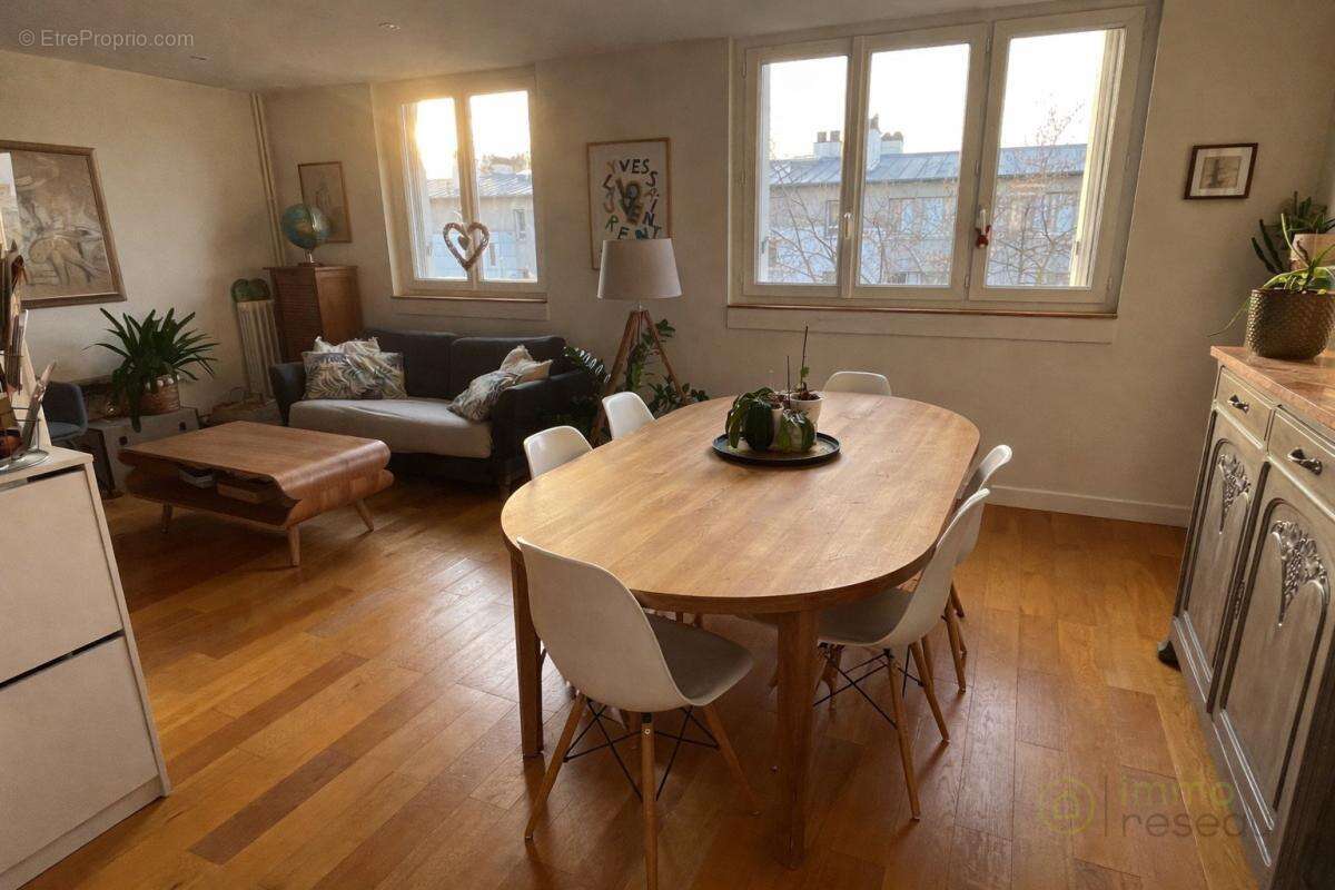 Appartement à NANTERRE