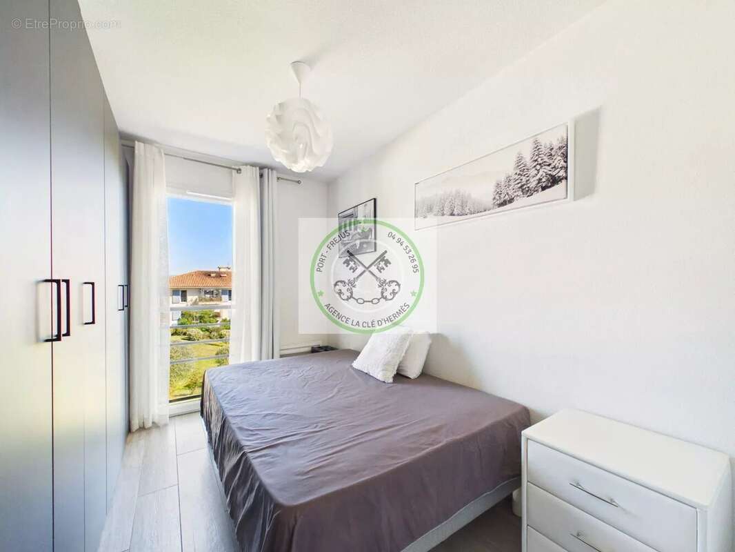 Appartement à ROQUEBRUNE-SUR-ARGENS