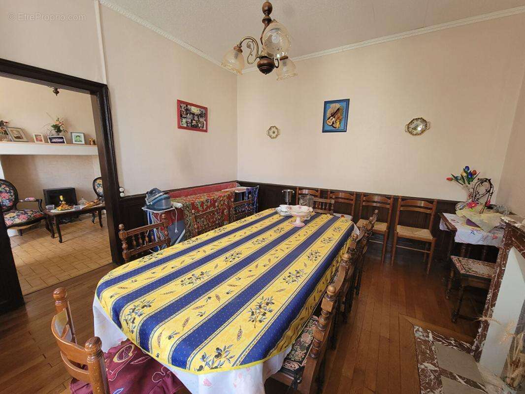 Maison à BETZ-LE-CHATEAU