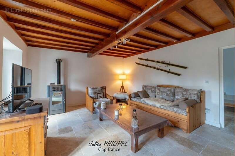Corps de ferme à vendre 7 pièces ANCELLE (05) - photo 6