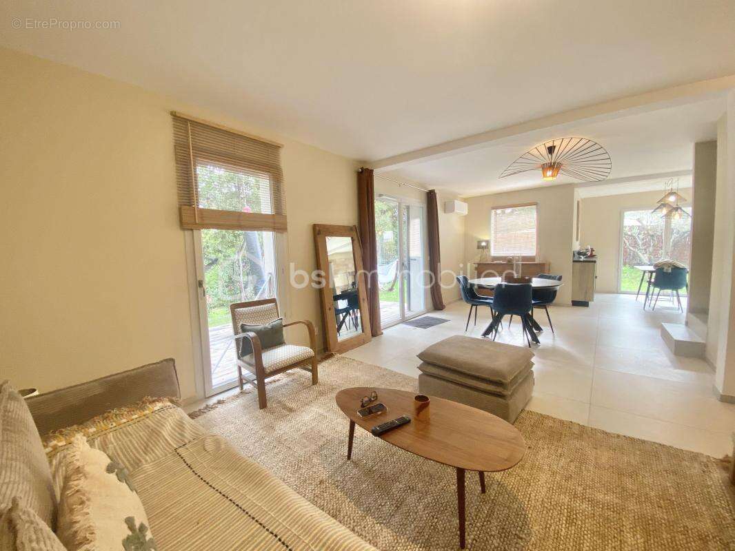 Maison à SIX-FOURS-LES-PLAGES