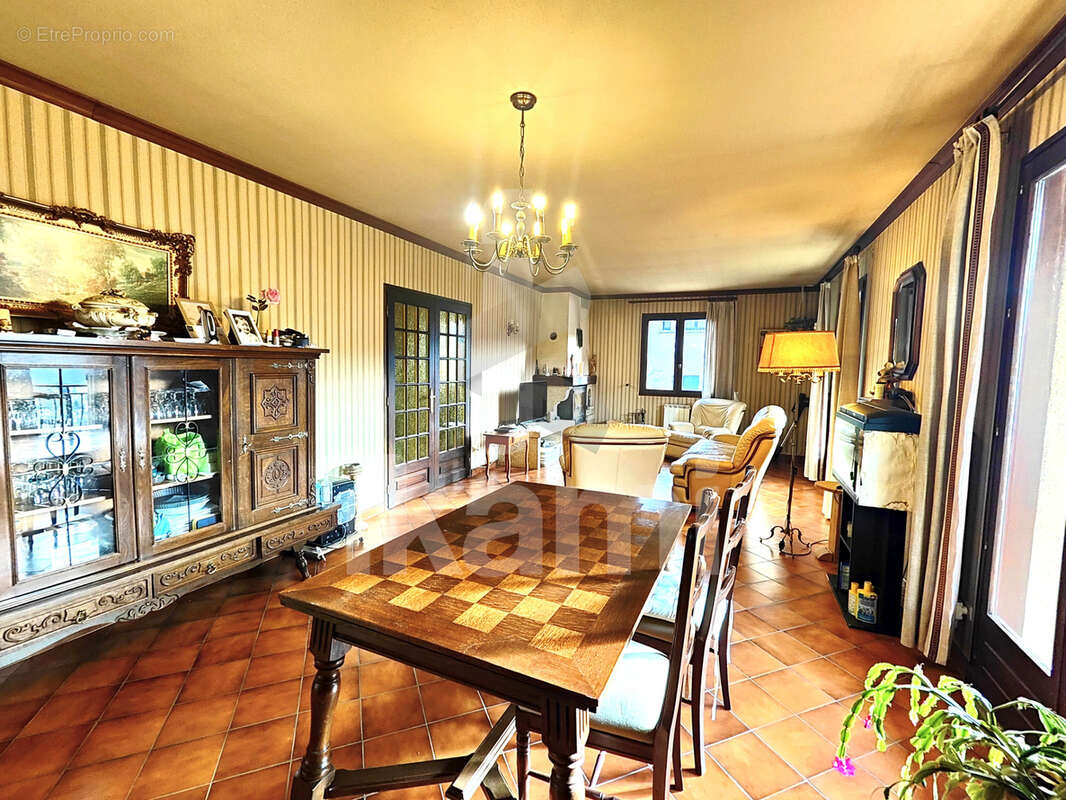 Maison à VILLEVOCANCE