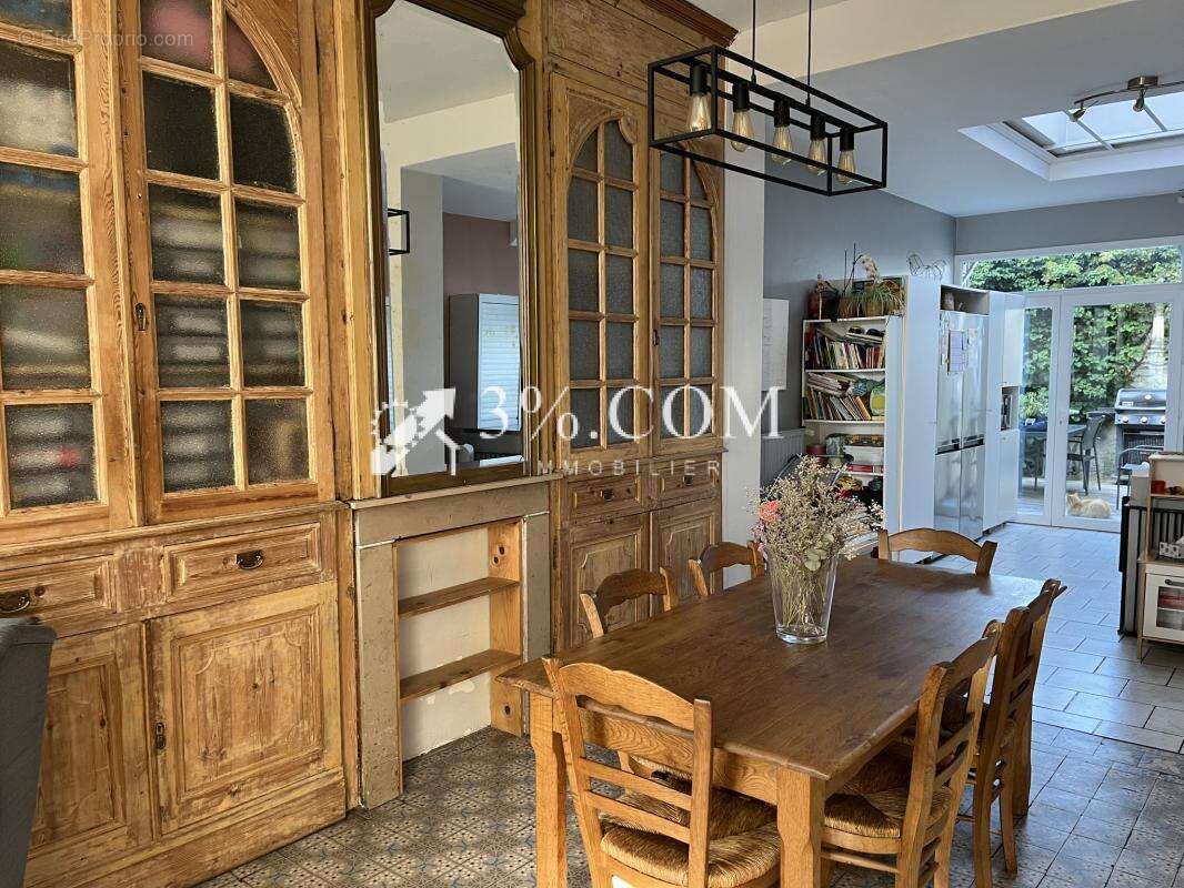 Jolie maison lumineuse avec du cachet, 3/4 chambres ! Garage - photo 2