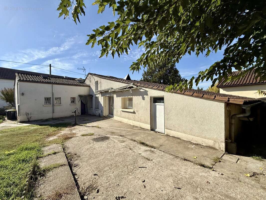 Maison à PORT-SAINTE-FOY-ET-PONCHAPT