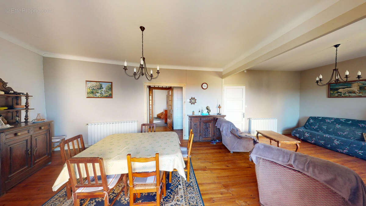 Maison à LA CHAISE-DIEU