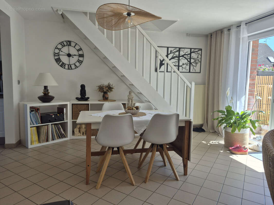 Maison à LA CHAPELLE-D'ARMENTIERES