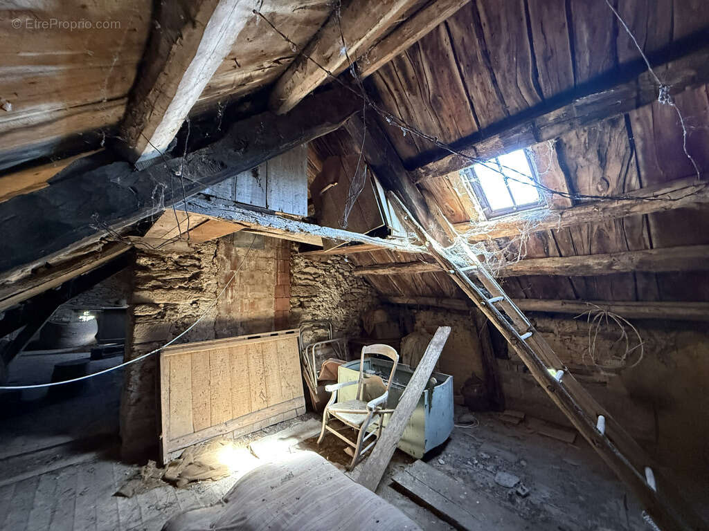 Maison à JOUQUEVIEL