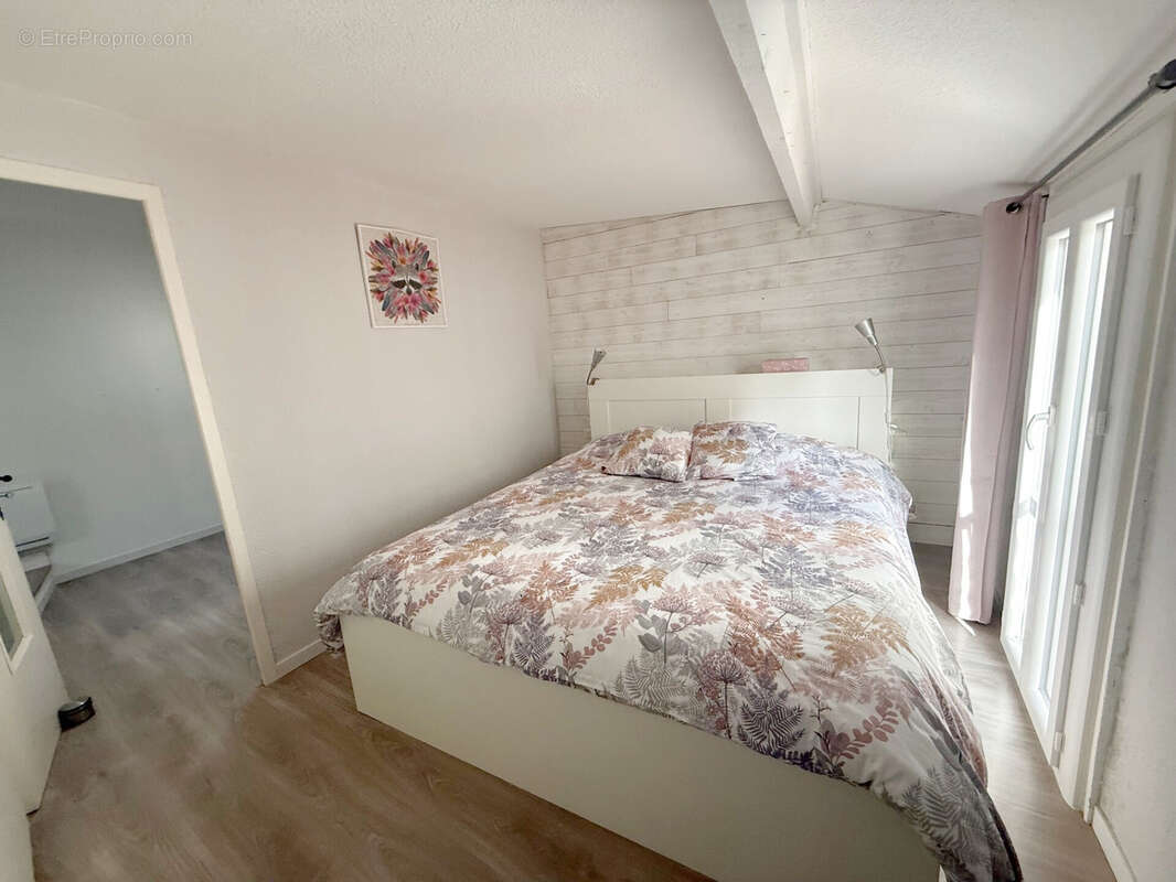 Appartement à MEZE