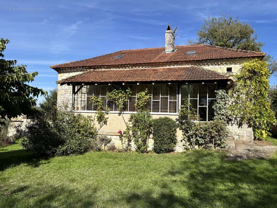 Maison à MONTAIGU-DE-QUERCY