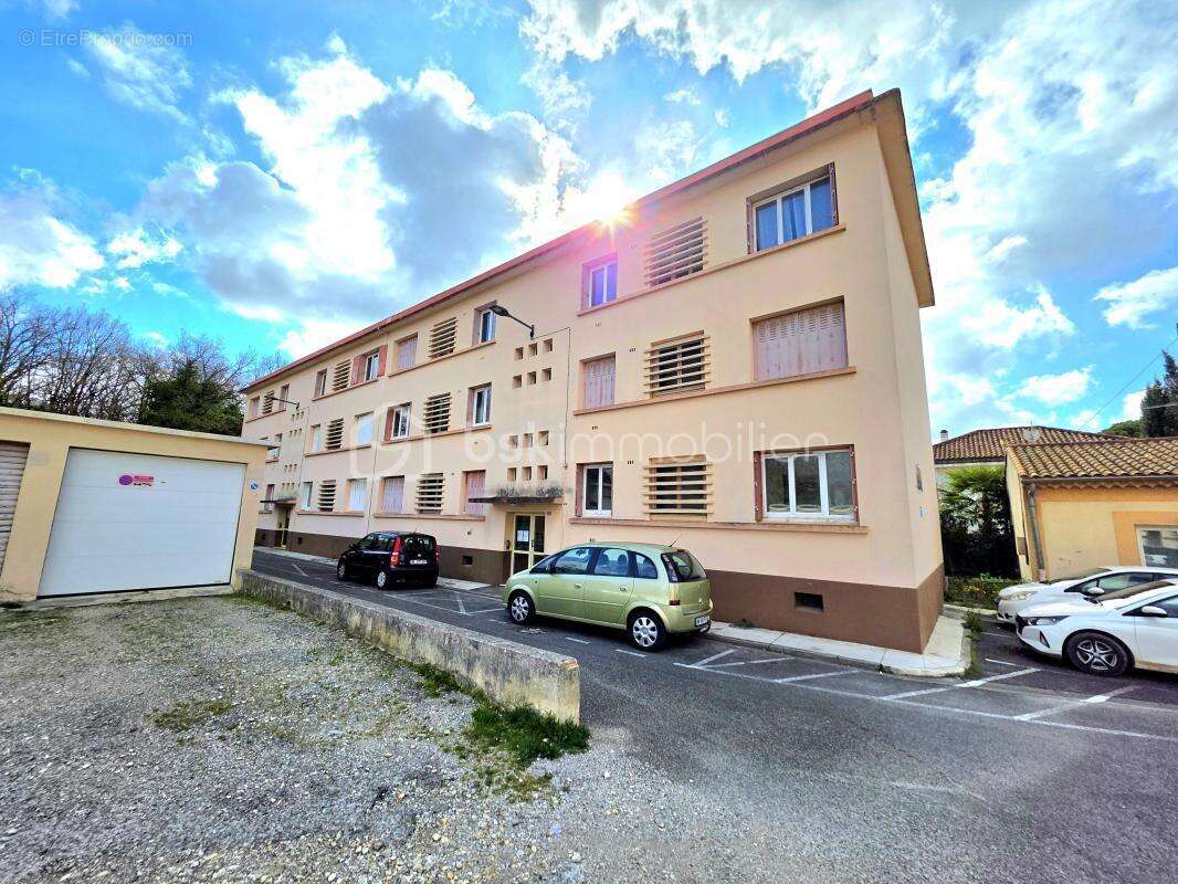 Appartement à VALREAS